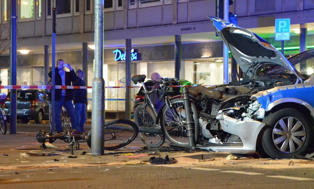 VU Pol Pkw Koeln Mitte Hahnenstr Im Laach P090.JPG